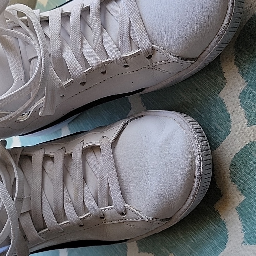 Puma shoes - Picture 3 of 5